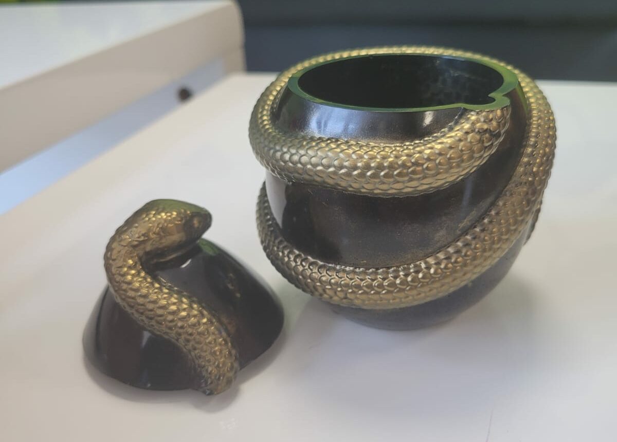 Pot – Oeuf du serpent